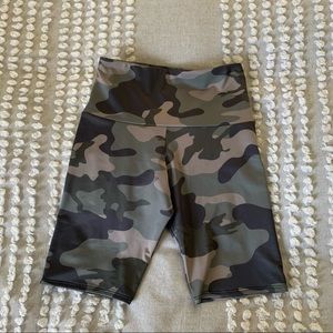 Onzie High Waist Camo Bike Shorts Size XS